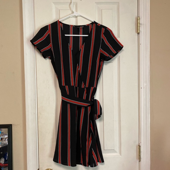 Black w red & white stripes - Picture 1 of 2